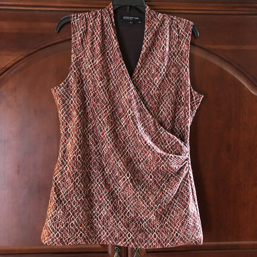 Jones New York Sleeveless Wrap-Front Blouse in Rust and Cream Geometric Print